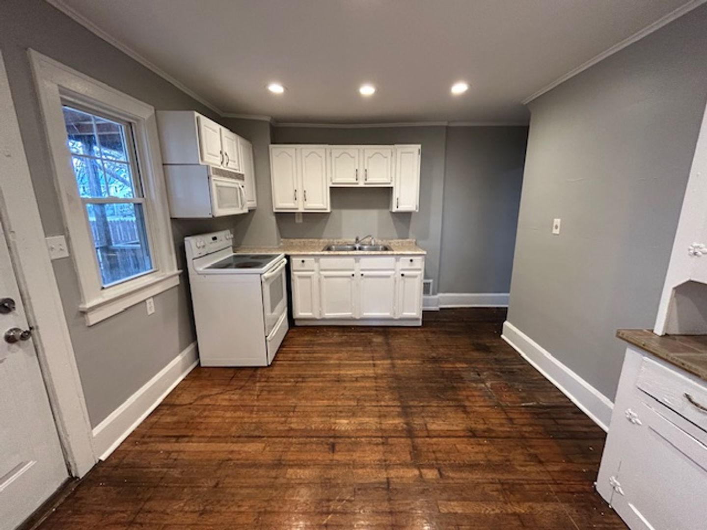 Lorain Apartment: 3235 - 3237 Grove Ave.