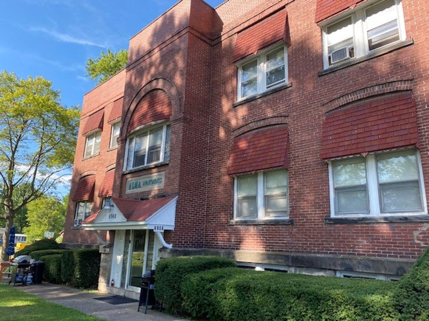 Elyria Apartment: 6968 Lake Ave.