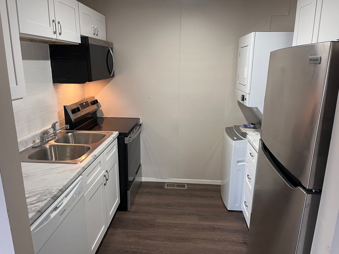 Lorain Apartment: 5520 Beavercrest Dr