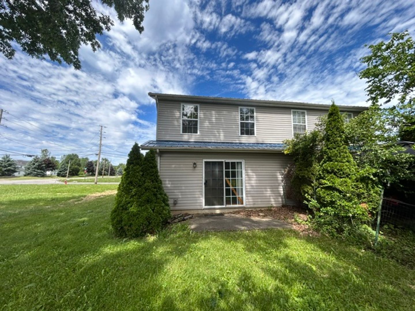 Lorain Apartment: 3115-3117 Surf Ave