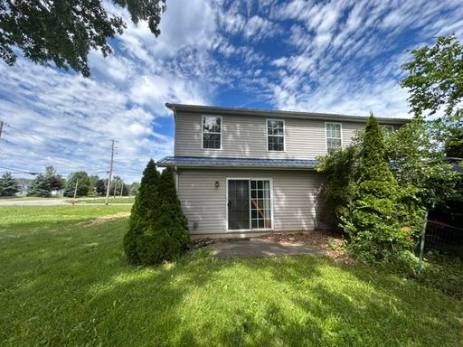 4 Bed - 1.5 Bath Duplex in Lorain – photo 1