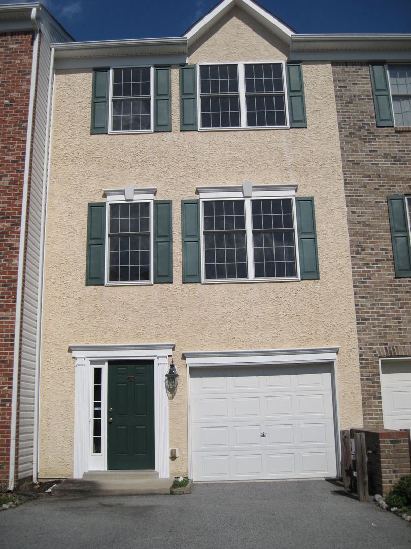 Hockessin Townhome: 125 Pumpkin Patch Lane