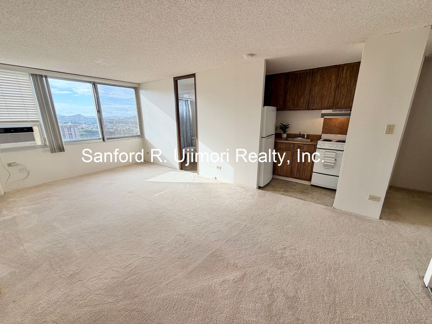 Aiea Apartment: 98-288 Kaonohi Street #2204