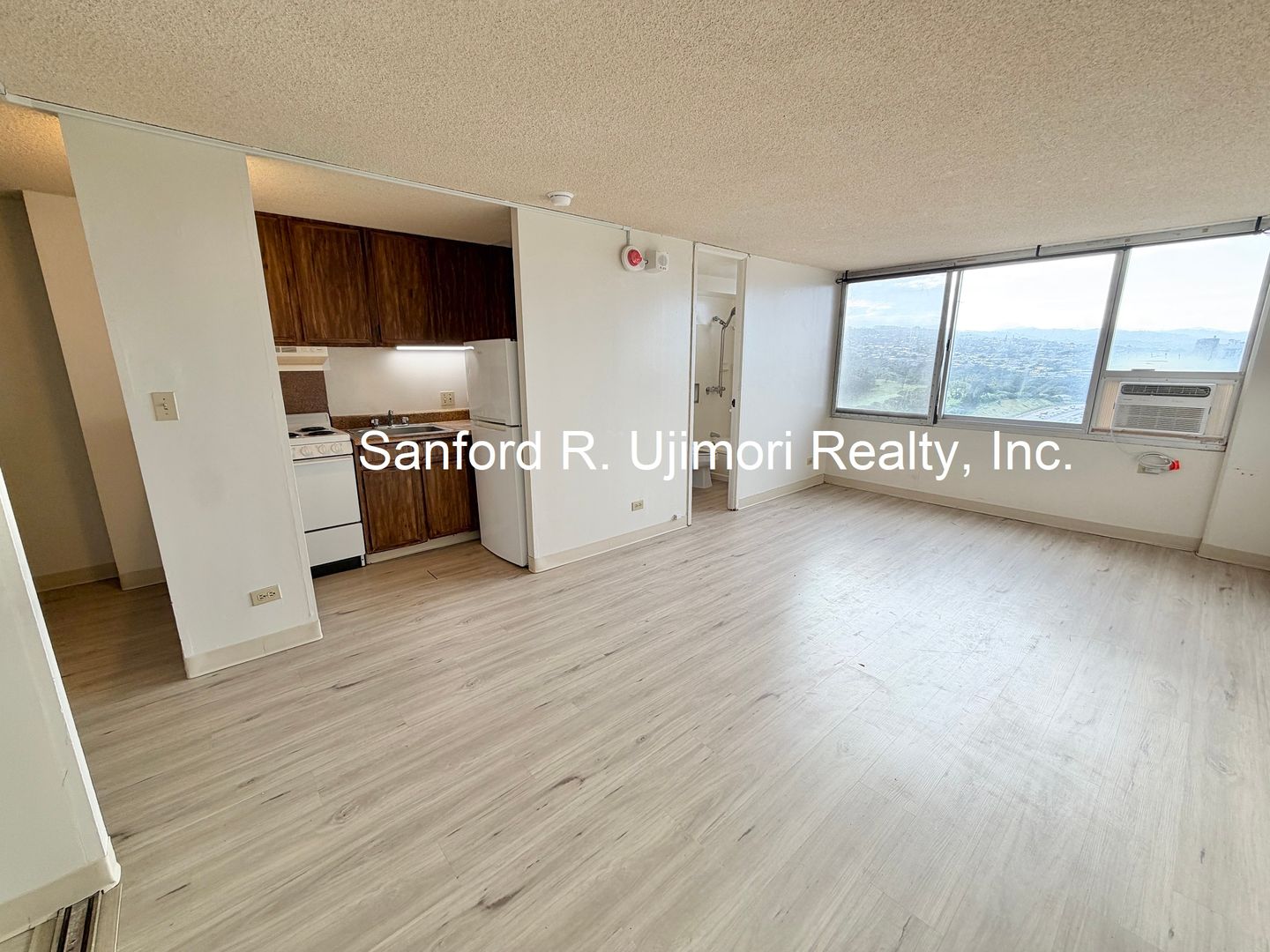 Aiea Apartment: 98-288 Kaonohi Street #1805