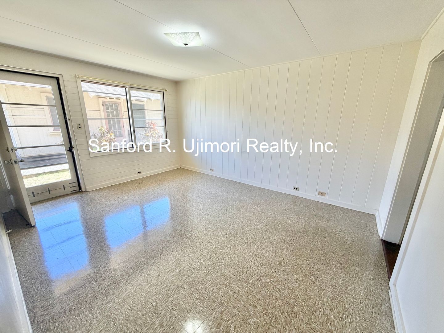 Honolulu Apartment: 906 Hausten Street