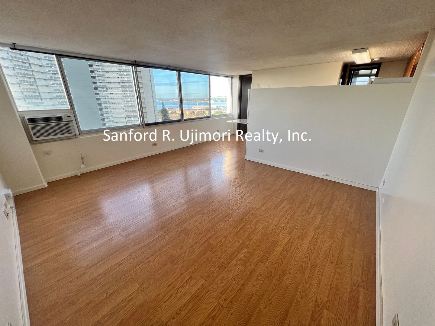 Aiea Apartment: 98-288 Kaonohi Street #1202