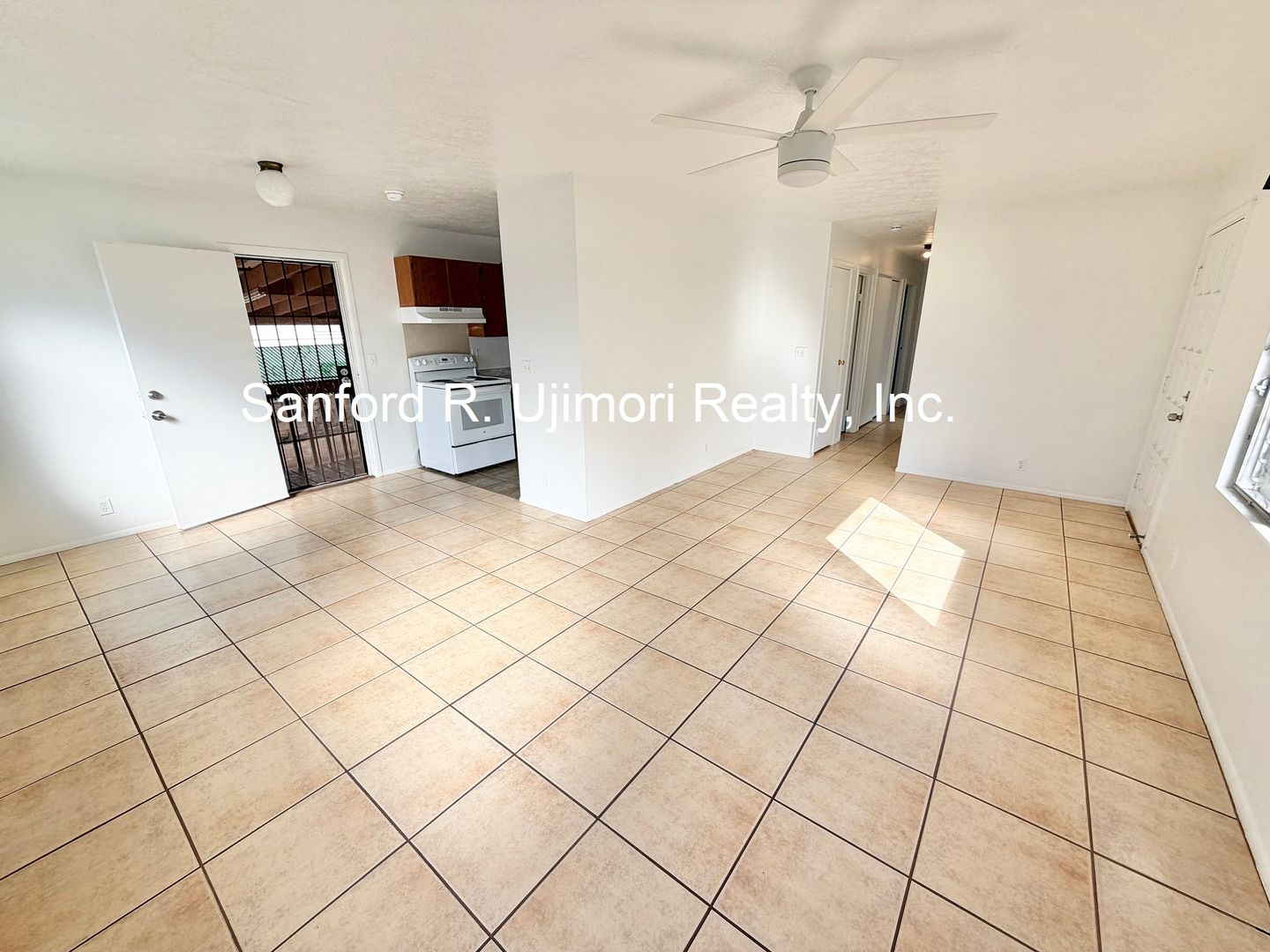 Waipahu House: 94-968 Kahuailani Street