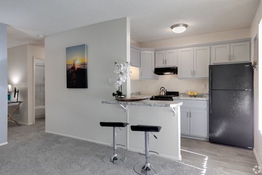 Just Renovated One Bedroom Available! – photo 1