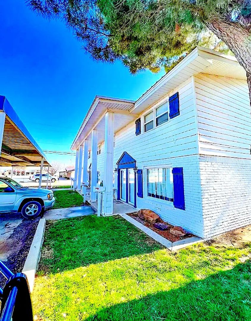 Littlefield Apartment: 400 E 22nd St