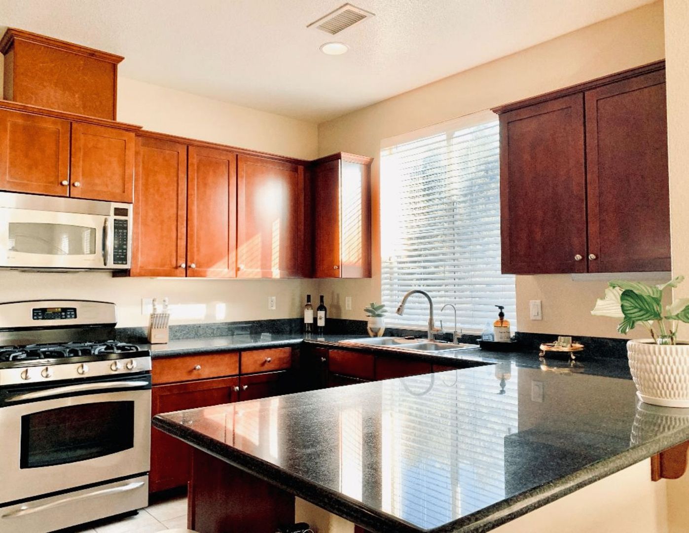 San Luis Obispo House: 3592 Broad Street Unit #204