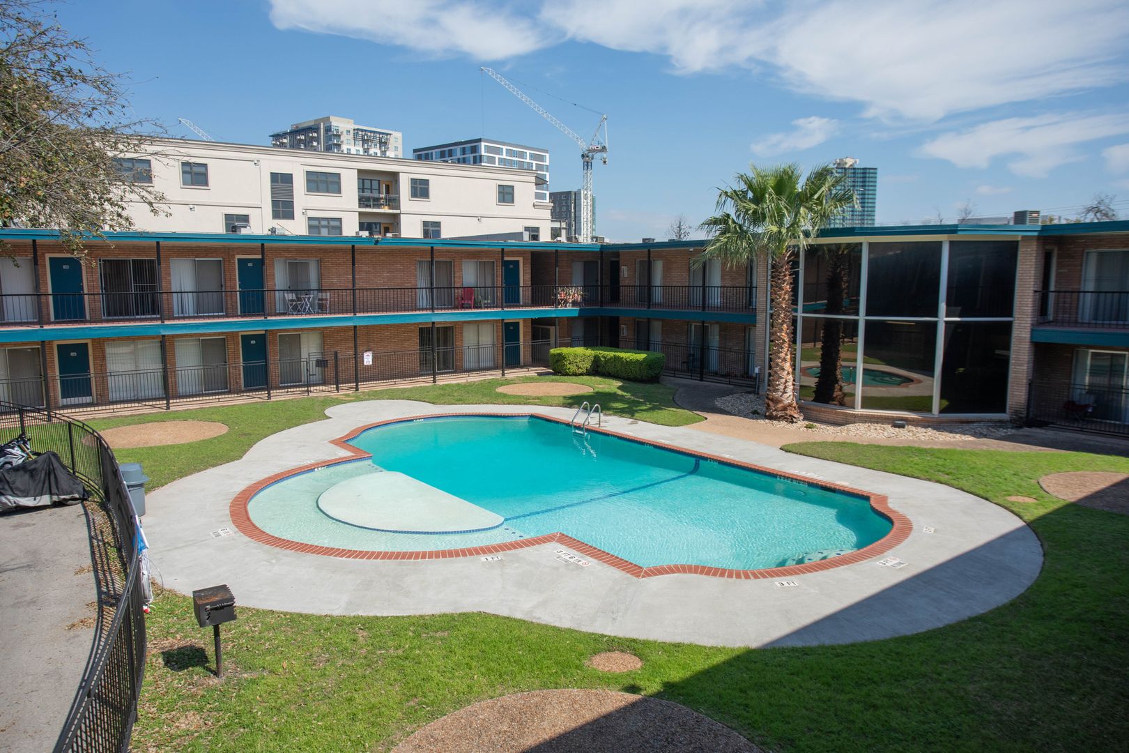 Lantana Apartments 11 of 12