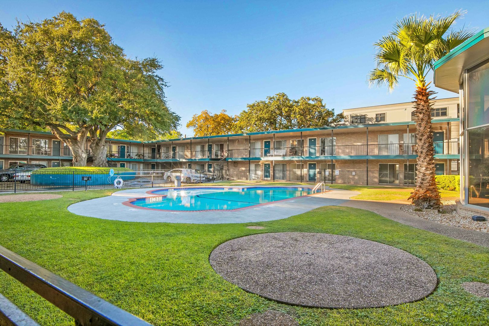 Pool at Lantana Apartments (7 of 8)