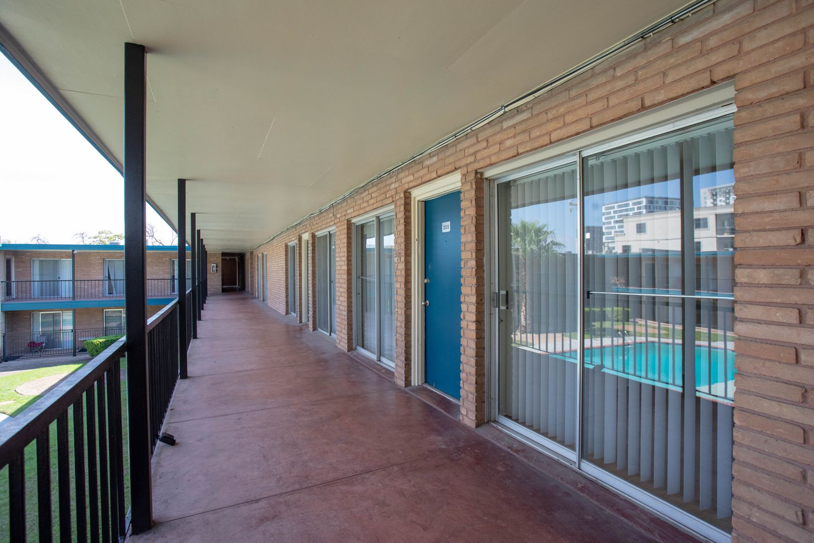 Lantana Apartments 7 of 12