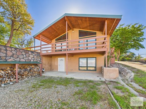 Single Family Home minutes from Los Alamos/Pojoaque – photo 1