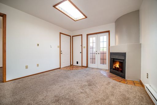 Sweet, Small Private Unit Available Now! – photo 1