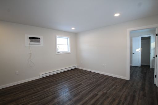 FREE 1 MONTH RENT!! Beautifully remodeled and completed 1 bedroom apartment