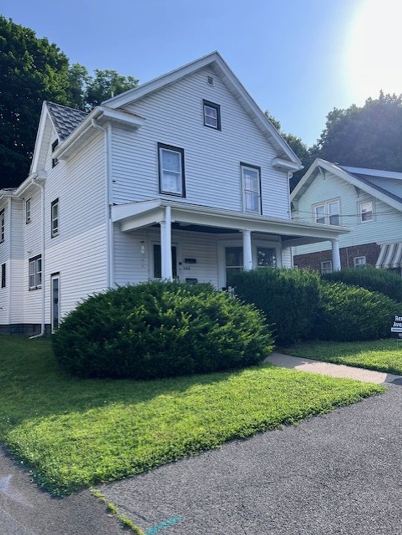 Kingston Apartment: 302 Hasbrouck Ave