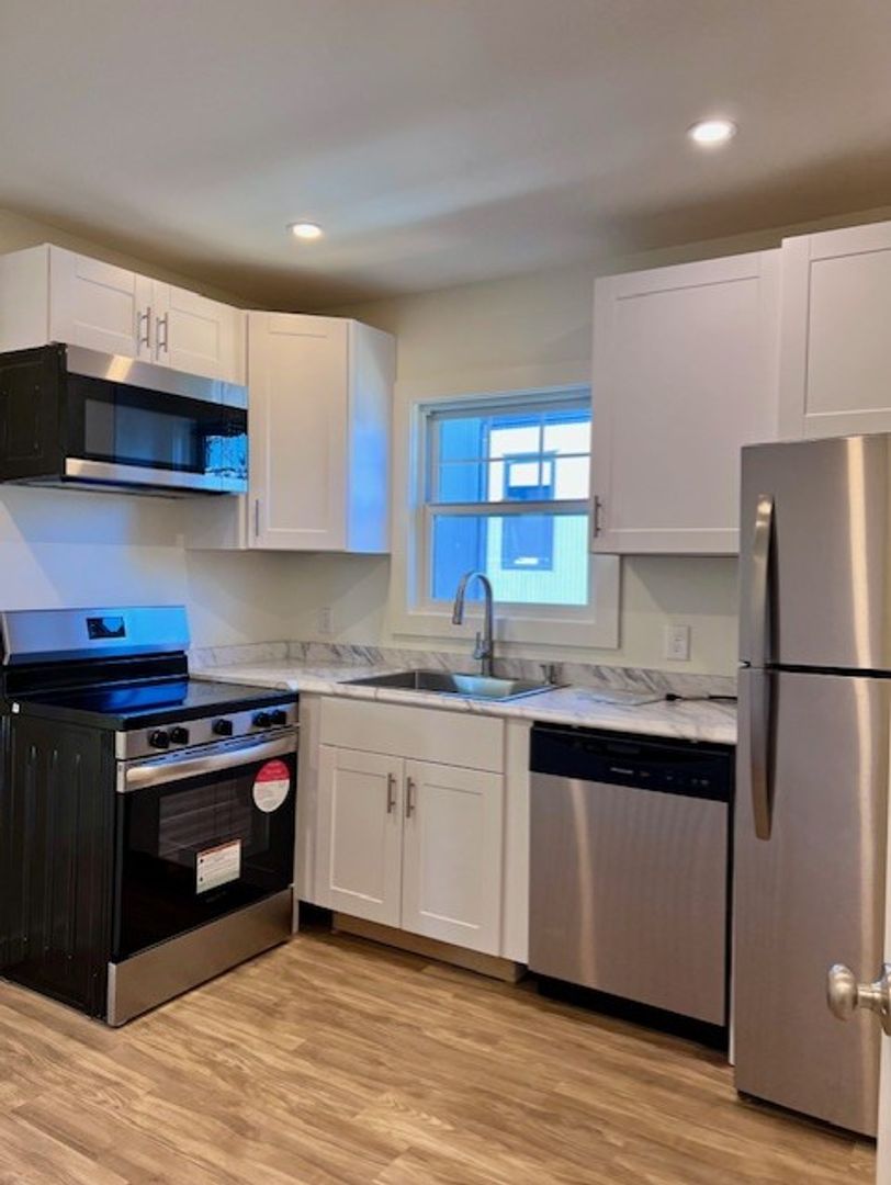 Kingston Apartment: 549 Albany Ave