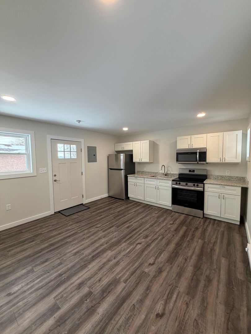 Ravena Apartment: 14311 Rt.9W
