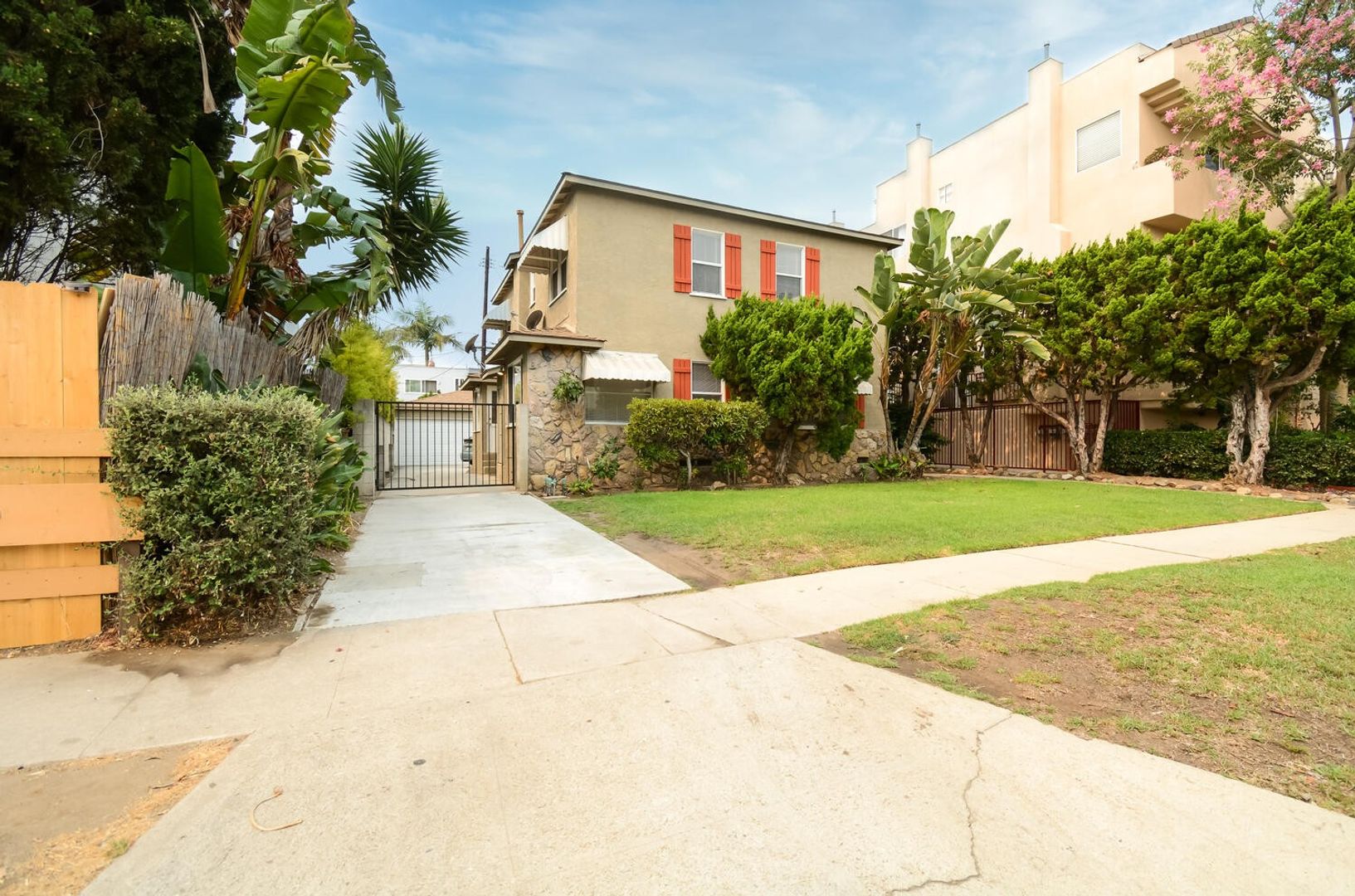 LOS ANGELES Apartment: 3683 EMPIRE DRIVE