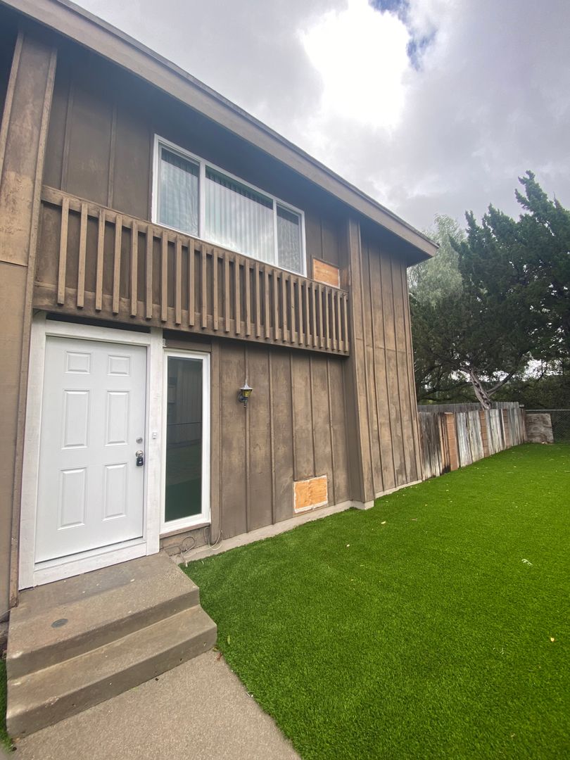 Simi Valley Apartment: 2610 Phipps Avenue #A-D