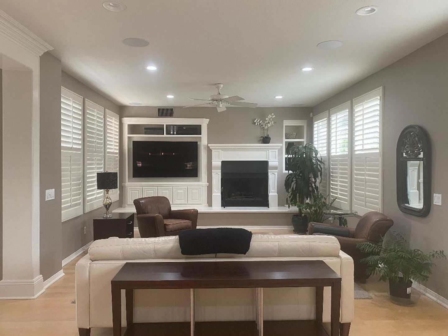 Thousand Oaks House: 3082 Eaglewood Ave