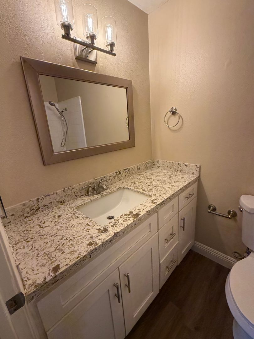Simi Valley House: 2010 Calle La Sombra