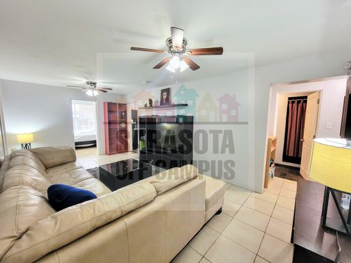 Private Bedroom Available for Students, Interns or Young Professionals ---Roommate Matching
