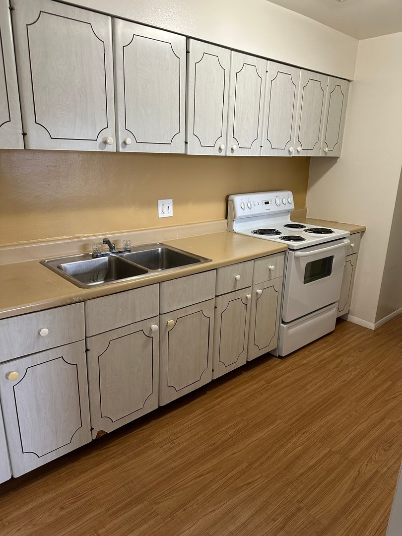 Boardman Apartment: 20 Southwoods Ave