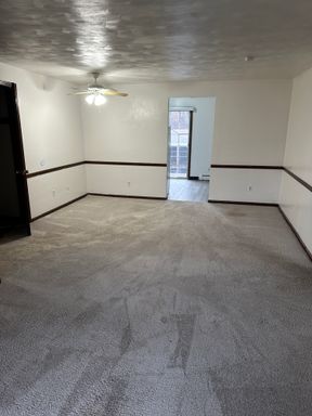 Large 2 bedroom Apartment in Boardman