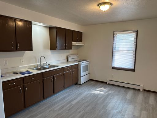 2 Bedroom 1 bath Apartment - Struthers – photo 1