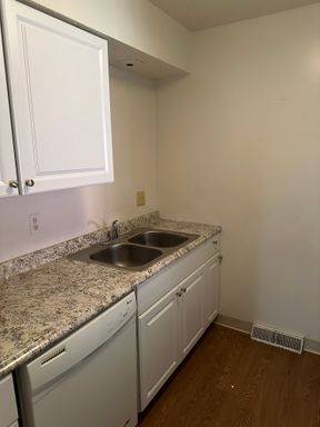 Large 2 bedroom 2 bathroom Apartment in Boardman – photo 1
