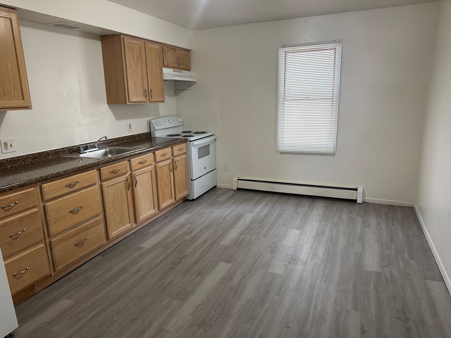 Struthers Apartment: 2523 E. Midlothian Blvd