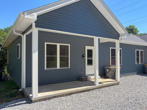Listing photo thumbnail