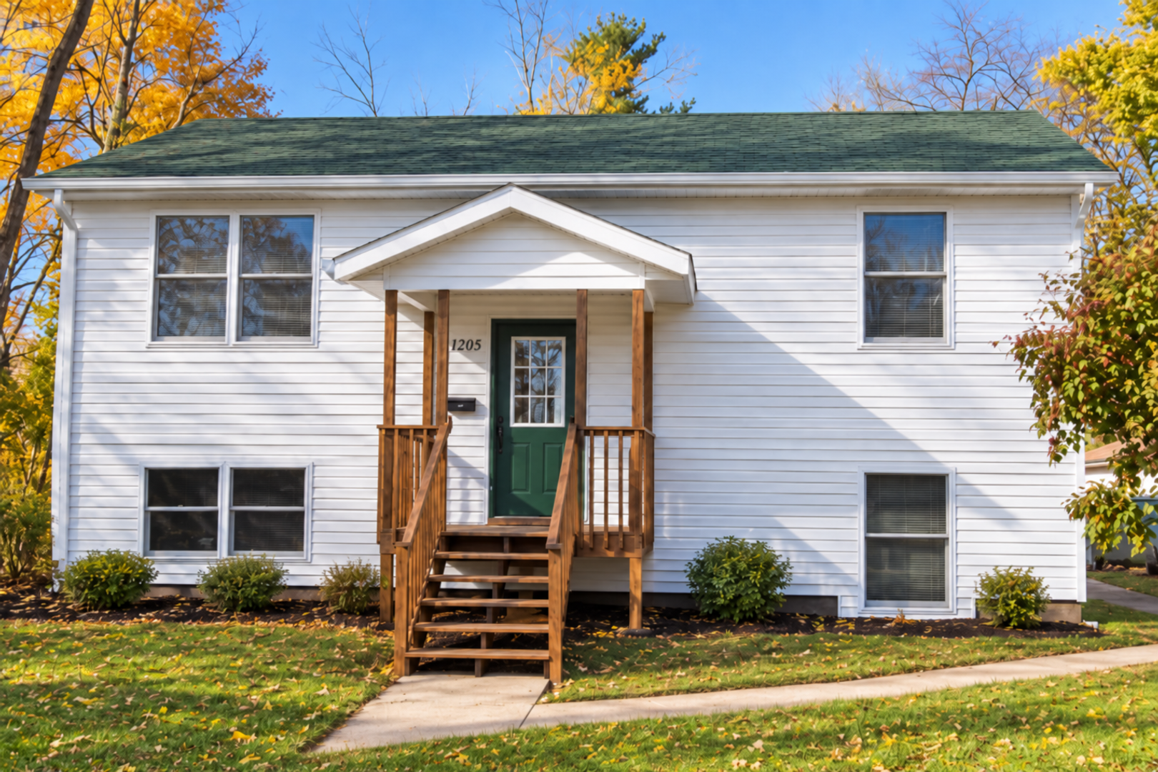 Bloomington Apartment: 1205 N Woodburn Ave