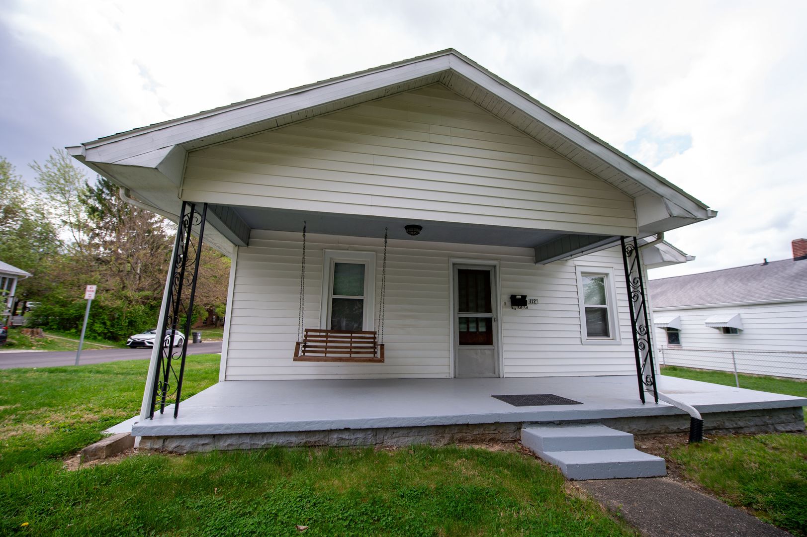 Bloomington Apartment: 112 E 15th St