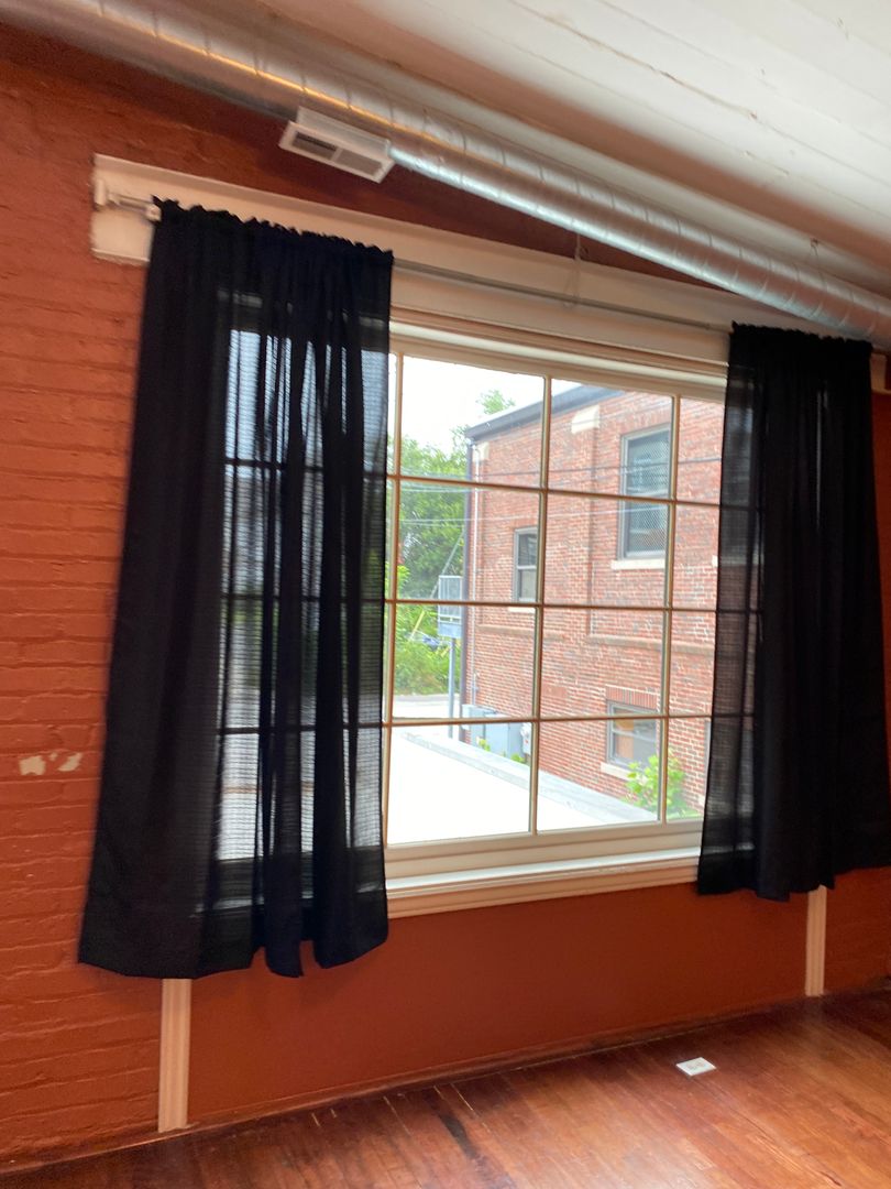 Spacious 2 bed 2 bath industrial style apartment 10 of 12