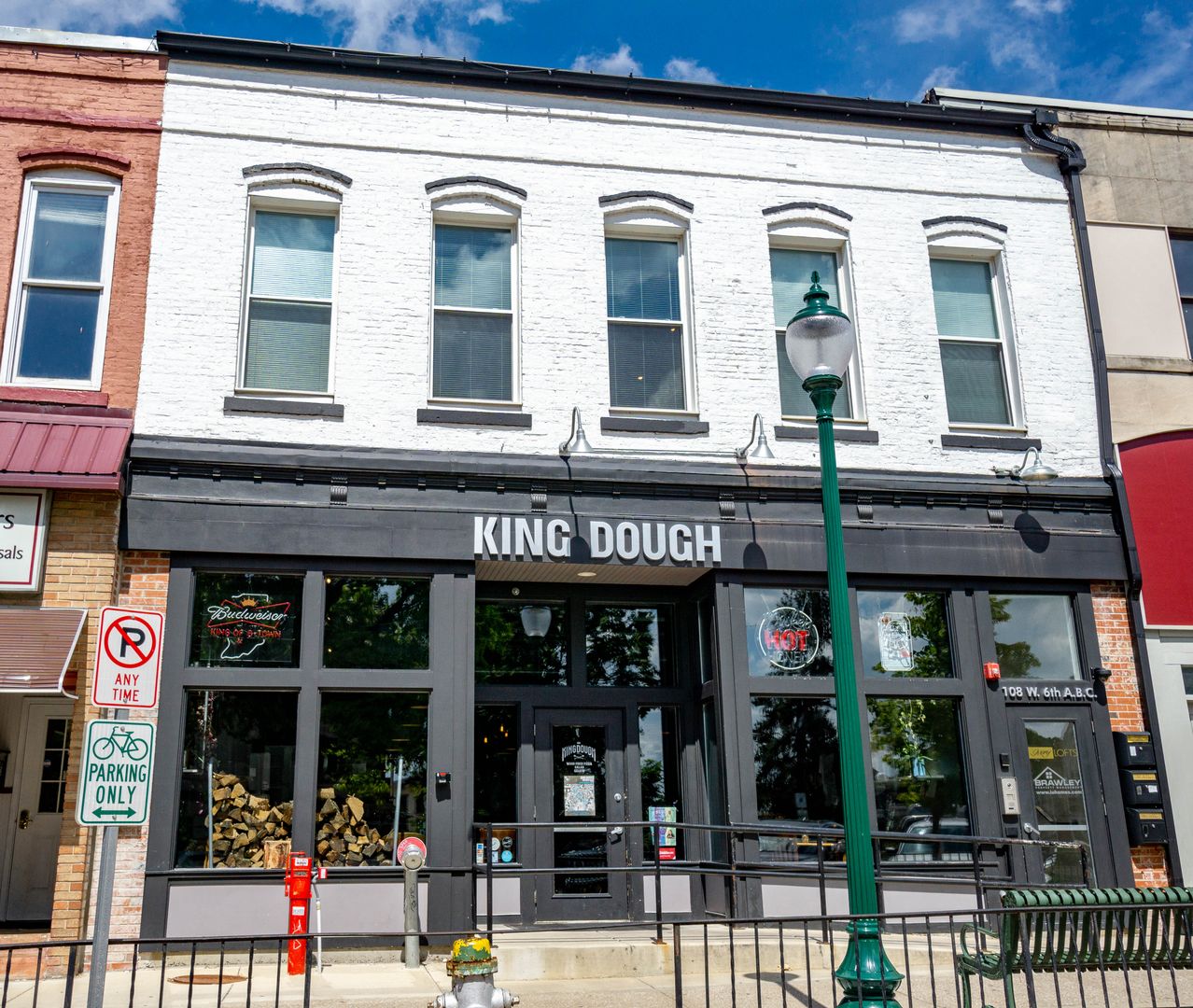 Bloomington Apartment: 108 W 6th Street