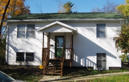 Bloomington Apartment: 1205 N Woodburn Ave