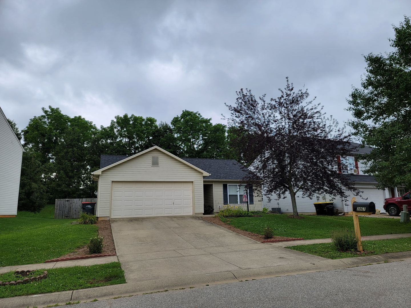 Bloomington House: 3867 S McDougal St