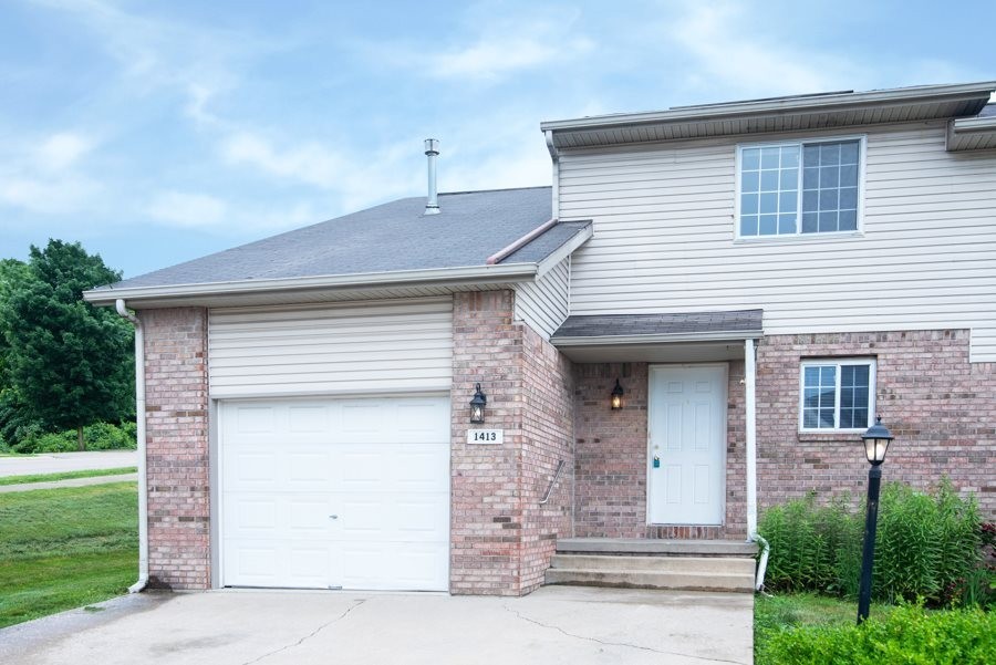 Bloomington Townhome: 1413 W Allen St