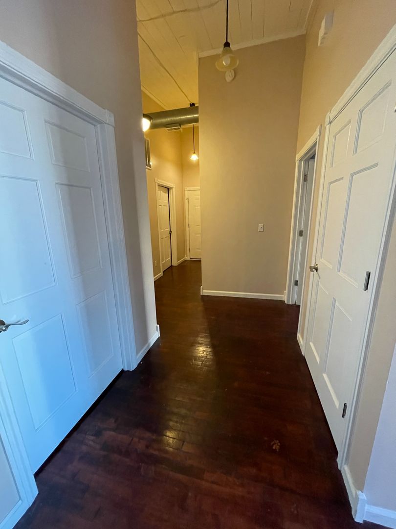 Spacious 2 bed 2 bath industrial style apartment 2 of 12
