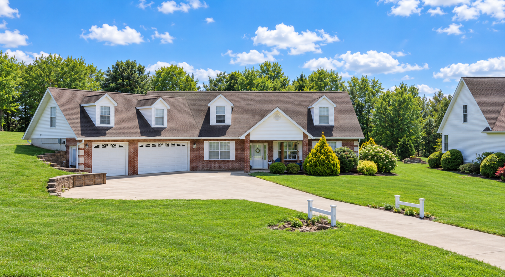 Bloomington House: 5914 Gleniew Dr