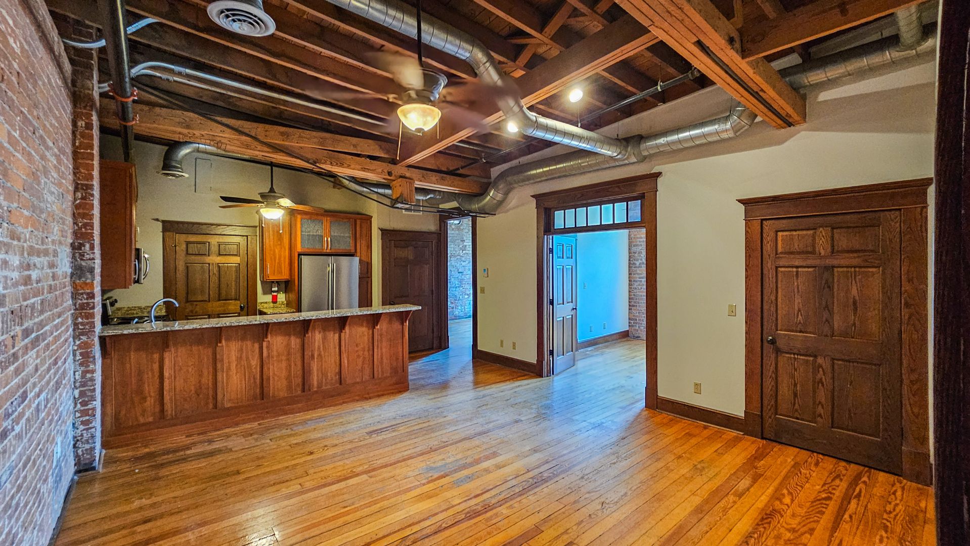 BLOOMINGTON Apartment: 111 W 7th St
