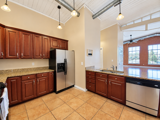 Listing photo thumbnail