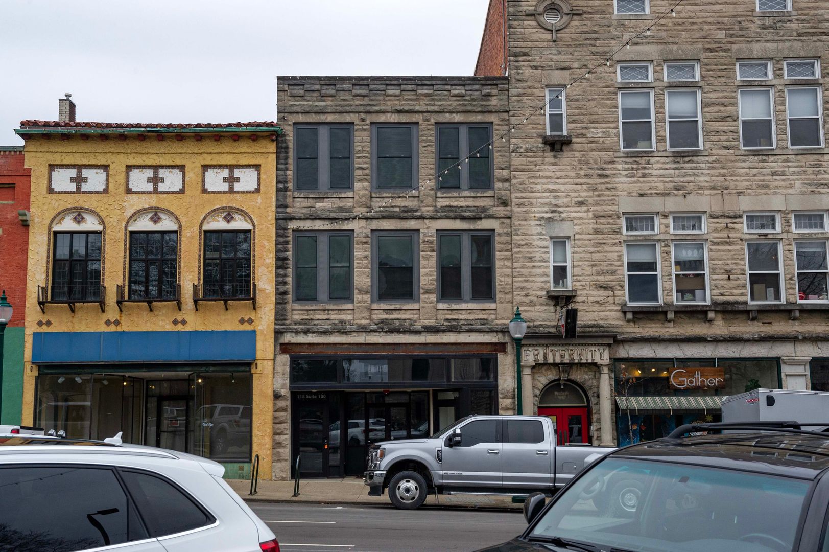 Bloomington Apartment: 118 N Walnut St