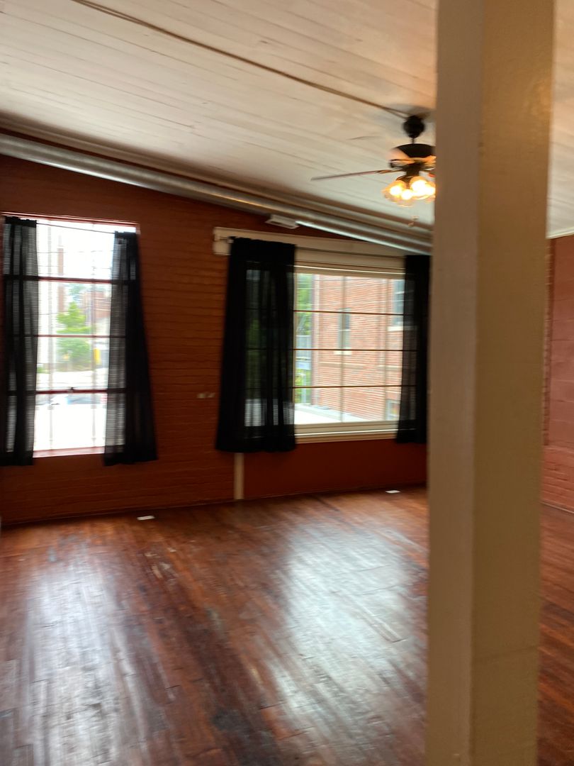 Spacious 2 bed 2 bath industrial style apartment 9 of 12