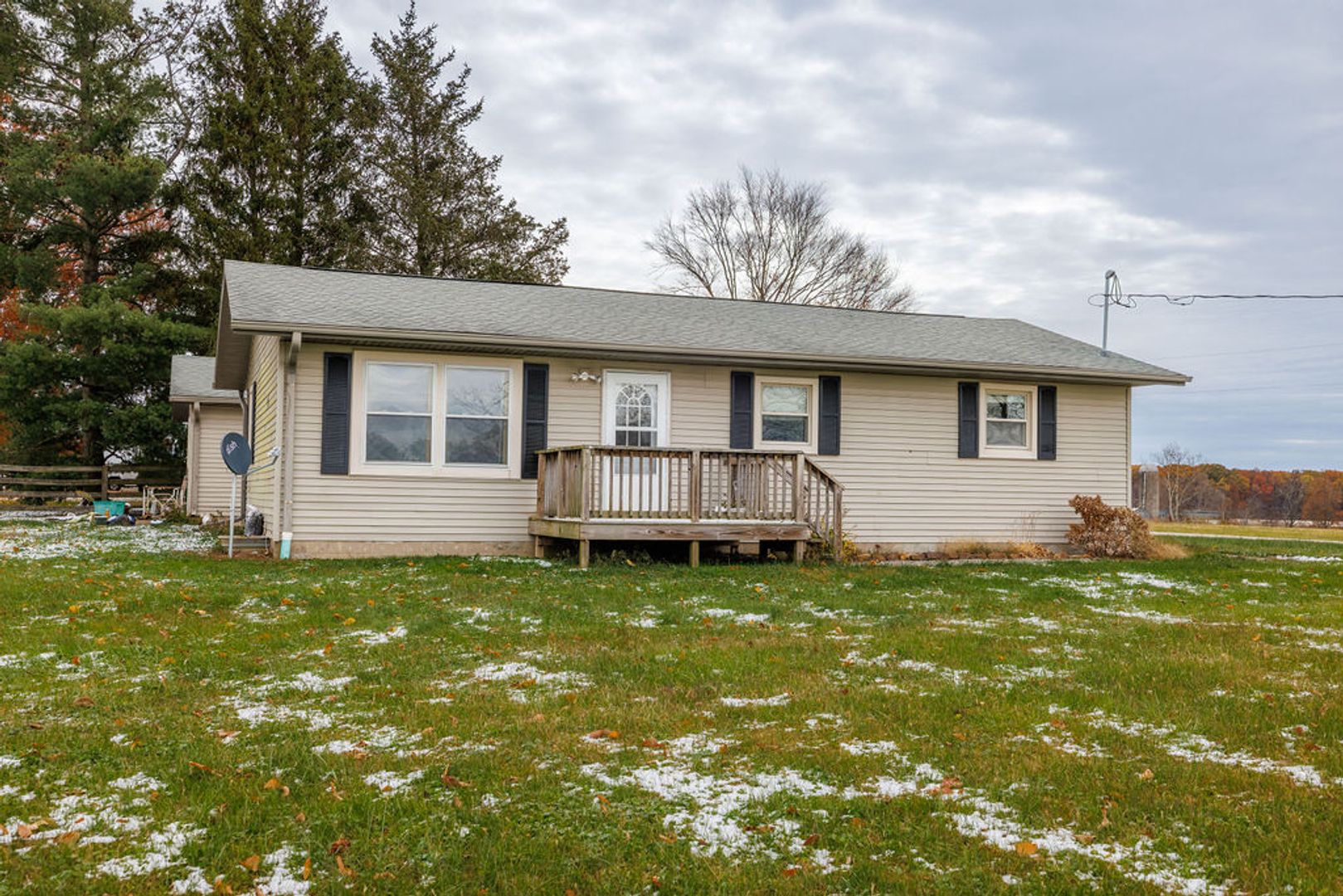 Bloomington House: 7255 S Burch Rd
