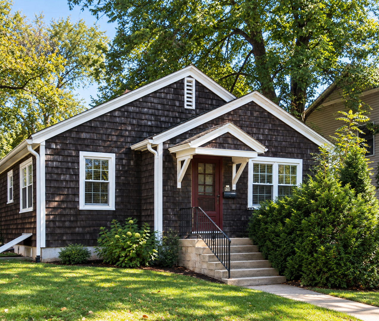 Bloomington Apartment: 120 E 17th St