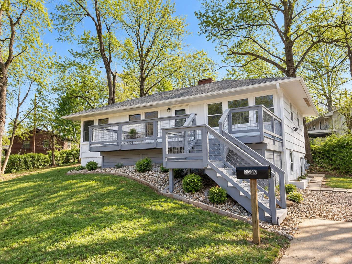 Bloomington Apartment: 2506 E 5th St